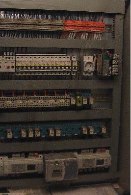 Siemens vezérlőkkel és frekvenciaváltó beépítéssel megoldott épület klimatizálás, szellőztetés